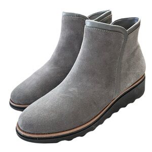 Clarks Sharon Heights Ankle Boot Gray Suede Leather Women Size 9.5 Booties NEW